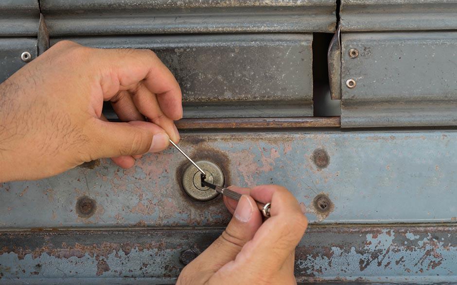 serrure de porte Montreuil